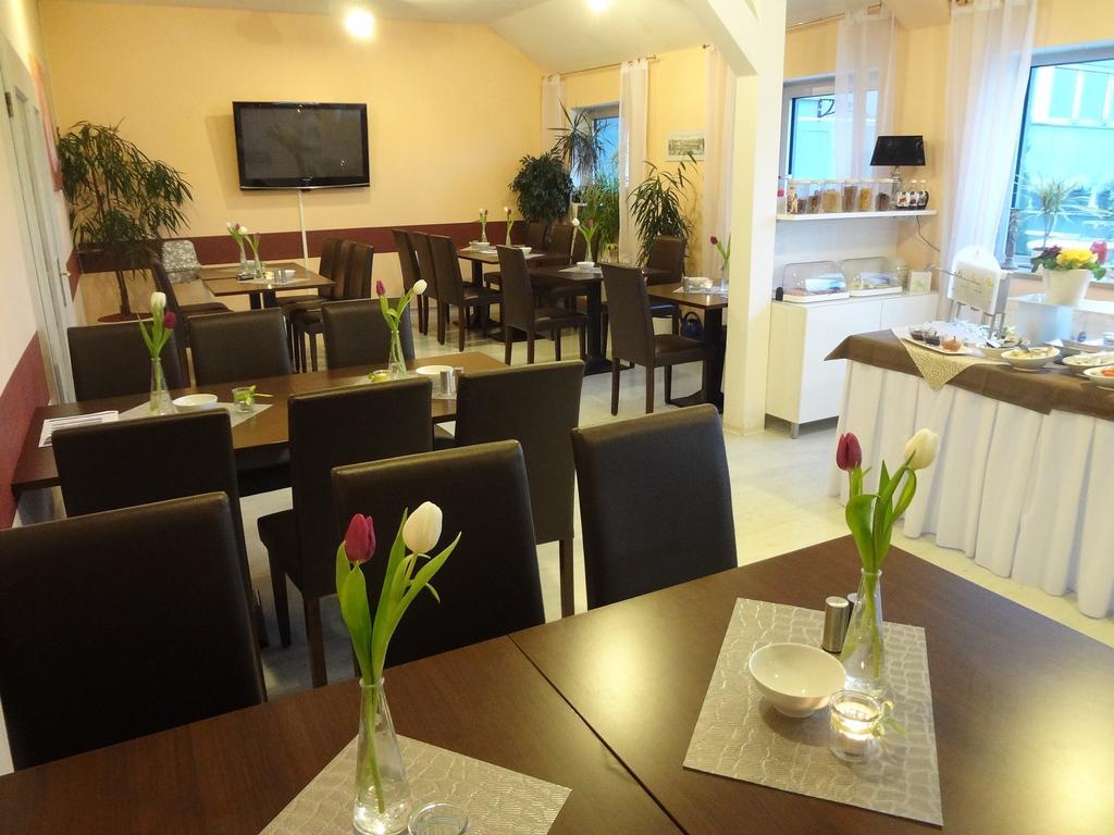 Hotel Amy Регенсбург Екстериор снимка